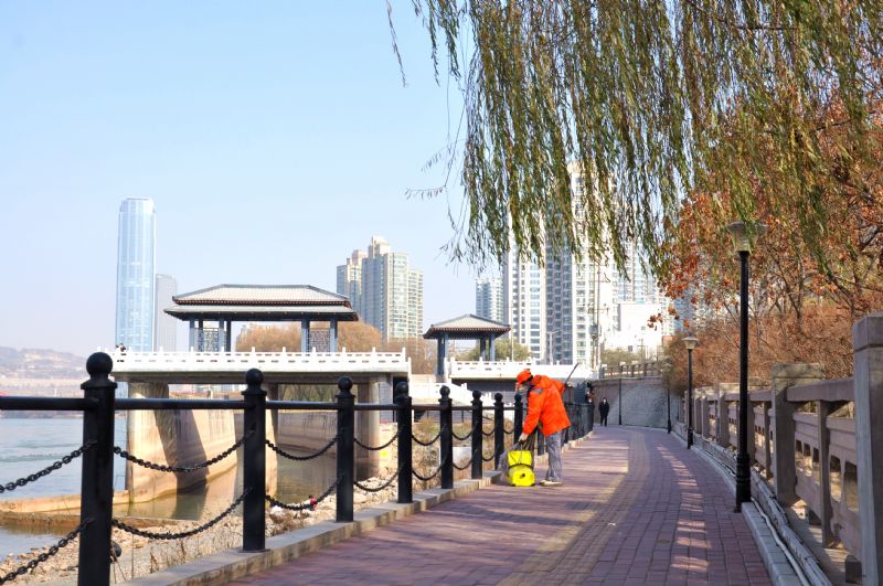 �m���S���L(f��ng)�龀(xi��n)